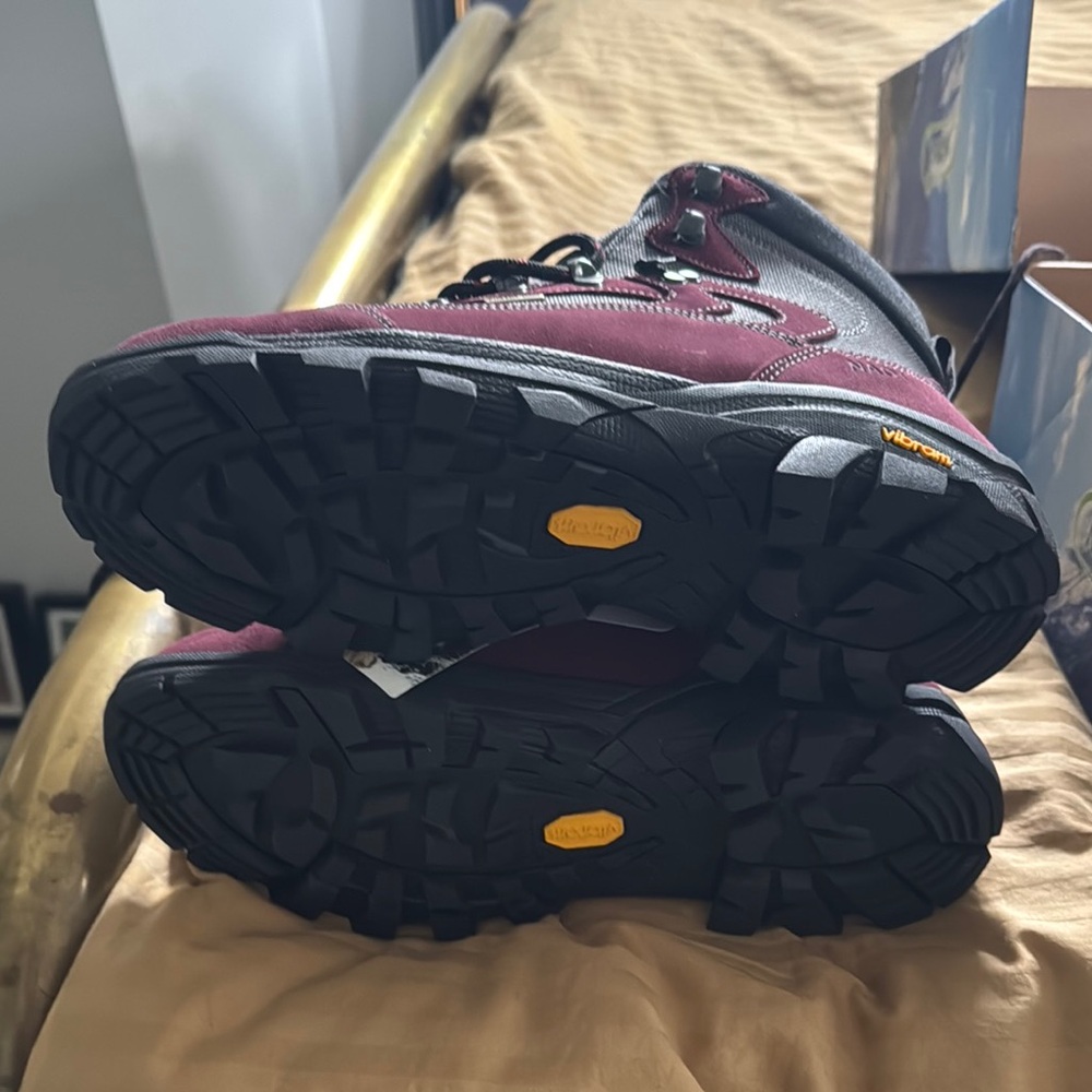Vibram Men's Boots - Burgundy and Gray Naot brand - Picture 6 of 6